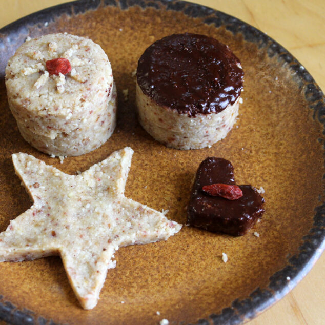 Raw Vegan Shortbread Cookie