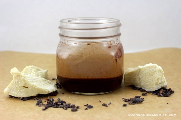 Raw Vegan Caramel Chocolate Sauce