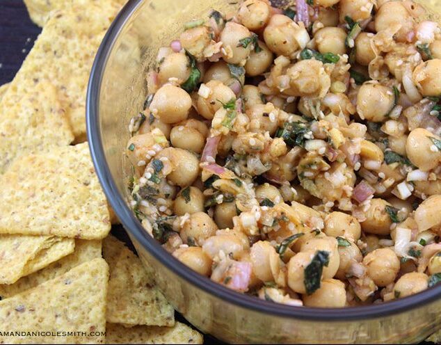 Chunky garlic and herb hummus