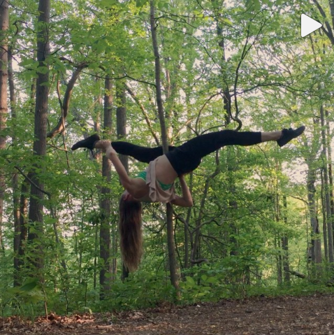 Jade Split pole trick on a tree