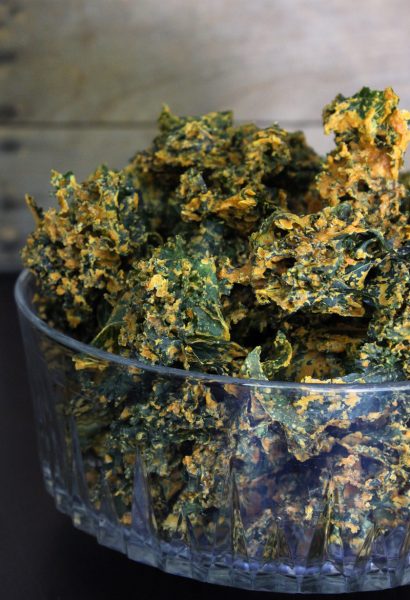 Raw Vegan Cheesy Kale Chips