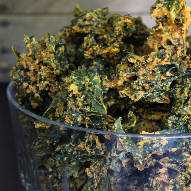 Raw Vegan Cheesy Kale Chips